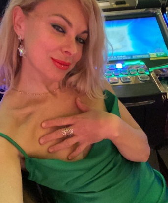 Анкета проститутки Арина - город Петровка, 42 года, №2778